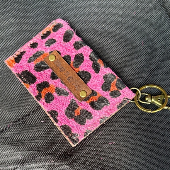 Pink Leopard Print Keychain Wallet - Picture 4 of 5